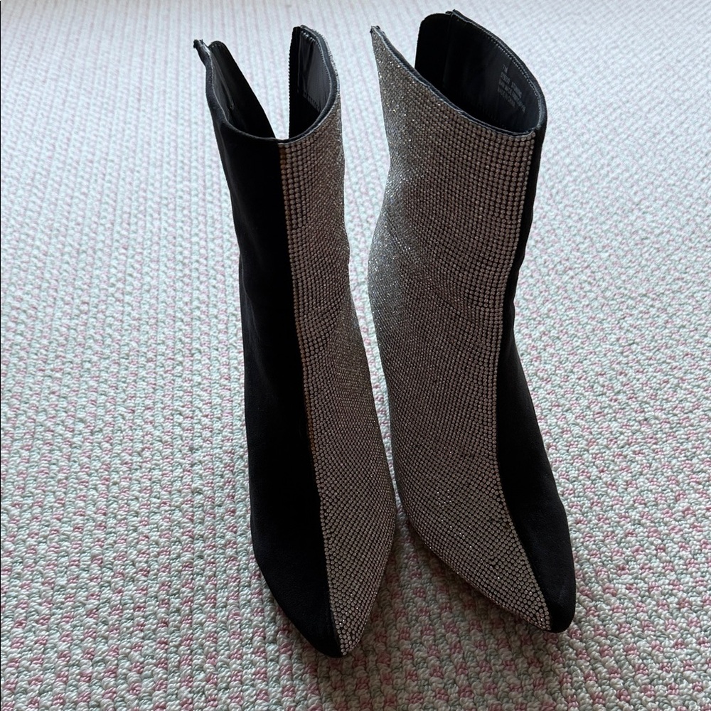 Cape Robbin Black and Silver Ankle Boots